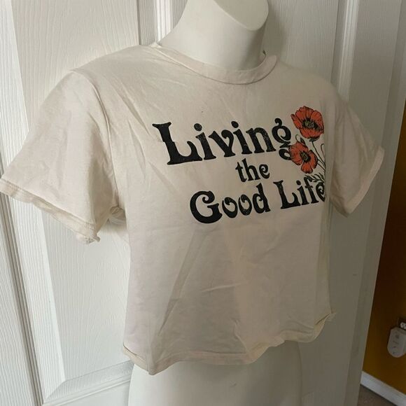 Living the good life cropped tee shirt - Picture 2 of 6